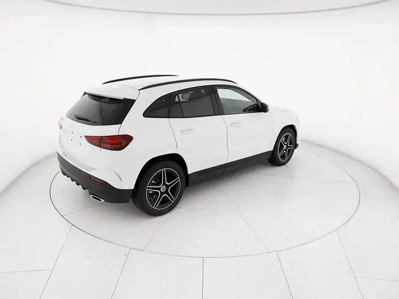 Nuova Mercedes GLA200 AMG line 150 CV (110 kW) 2026 Bianco SUV