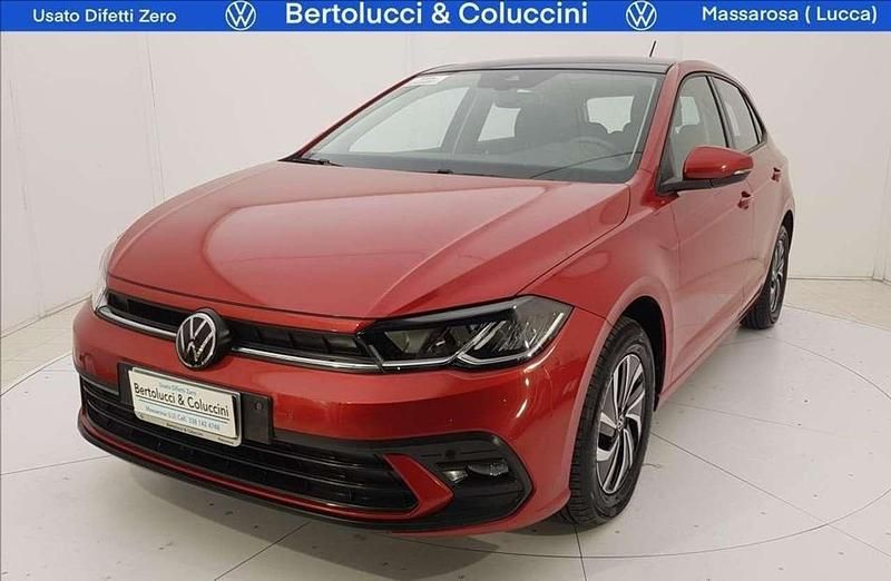 Rosa metallizzato Usata 2023 VW Polo Life Tre volumi | 18.500 € (Buon prezzo) - Immagine 1/4