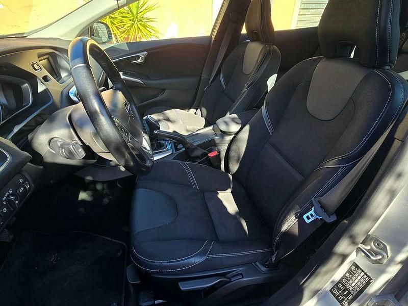 Usata Volvo V40 R-Design Kinetic 114 CV (83 kW) 2013 Argento Berlina