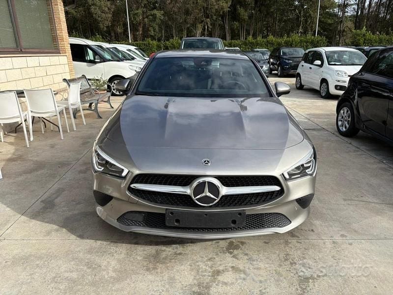 Usata Mercedes CLA180 116 CV (85 kW) 2020 Oro Berlina