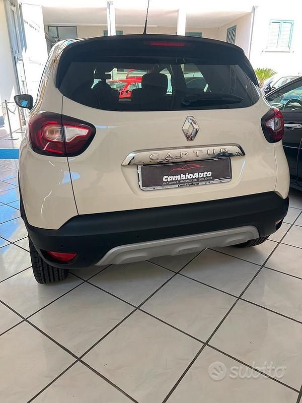 Usata Renault Captur 90 CV (66 kW) 2019 Bianco SUV