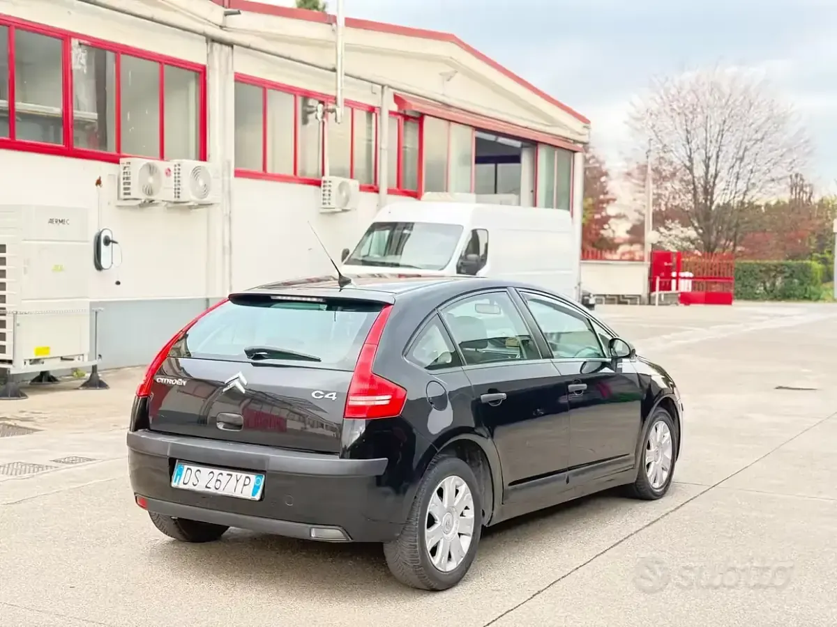 Usata Citroën C4 88 CV (64 kW) 2009 Nero Berlina