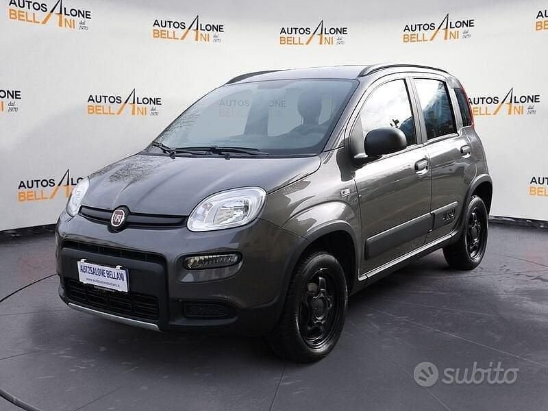 Usata Fiat Panda 4x4 Wild 85 CV (62 kW) 2022 Grigio Utilitaria