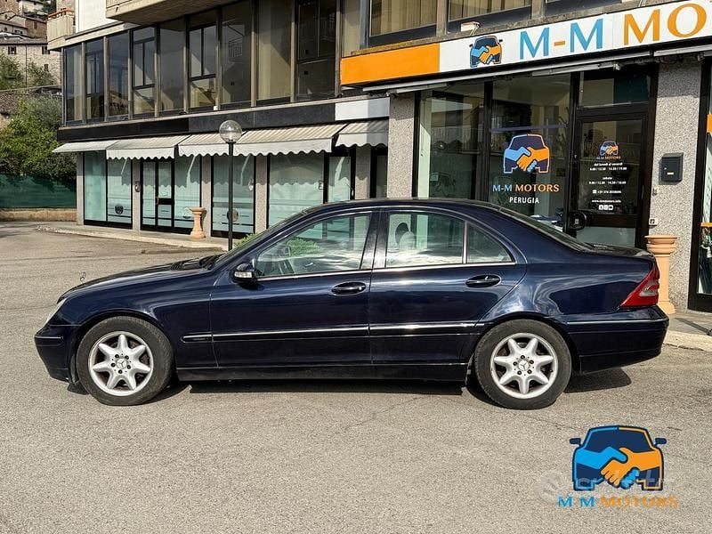 Gebraucht Mercedes C220 Elegance 143 PS (105 kW) 2004 Blau Limousine