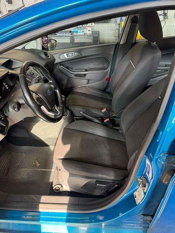 Usata 2013 Ford Fiesta Titanium Tre volumi | 3000 € (Super prezzo) - Immagine 1/4