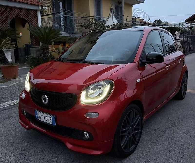 Usado Smart ForFour Brabus 71 CV (52 kW) 2016 Rojo Utilitario