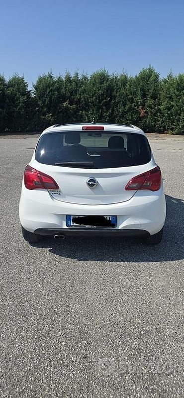 Usata Opel Corsa 90 CV (66 kW) 2016 Bianco Utilitaria
