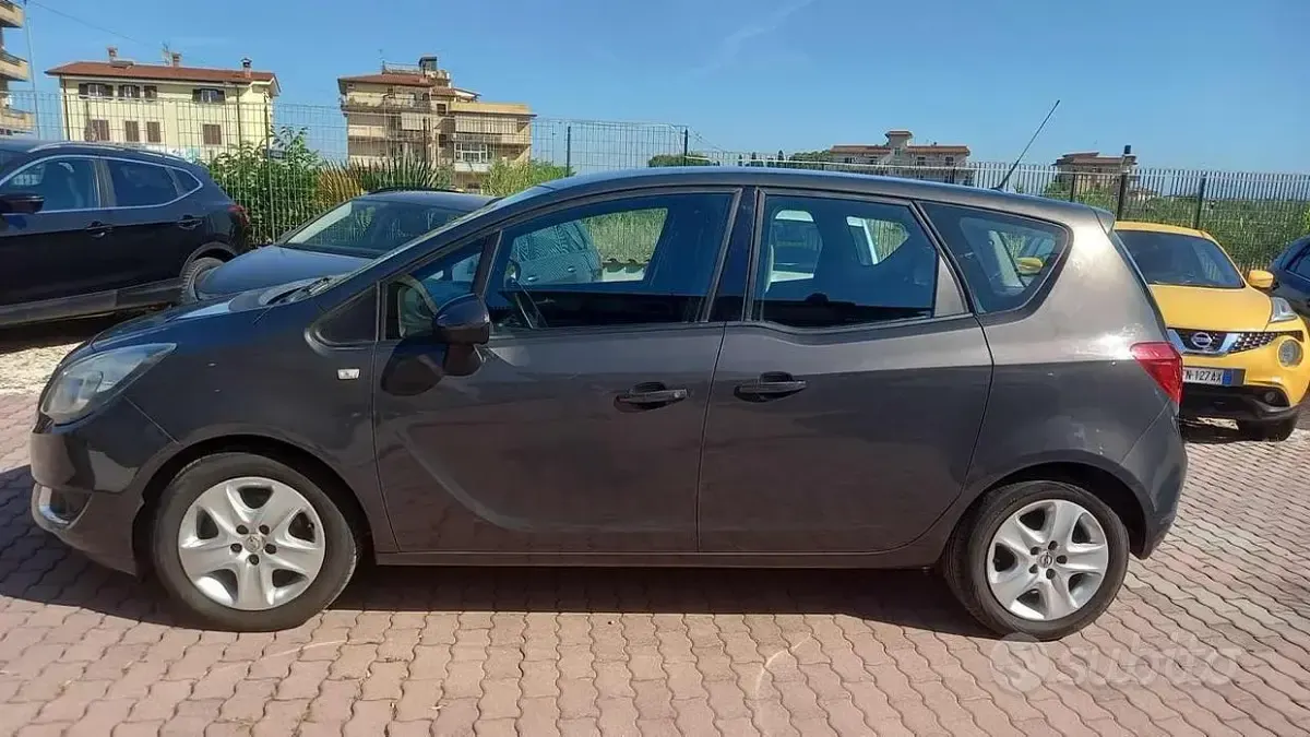 Usata Opel Meriva 101 CV (74 kW) 2016 Grigio Monovolume