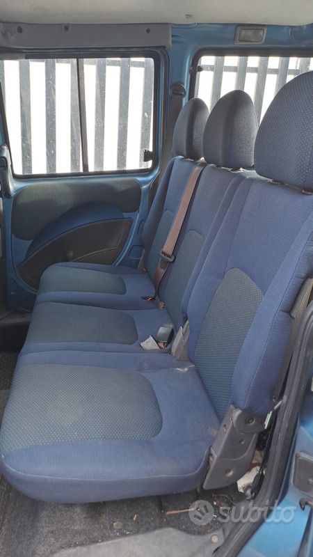 Usata Fiat Doblò 65 CV (47 kW) 2002 Blu Monovolume