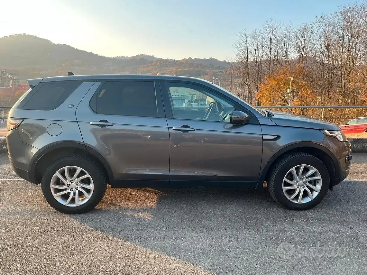 Usata Land Rover Discovery 4 179 CV (131 kW) 2016 Grigio SUV