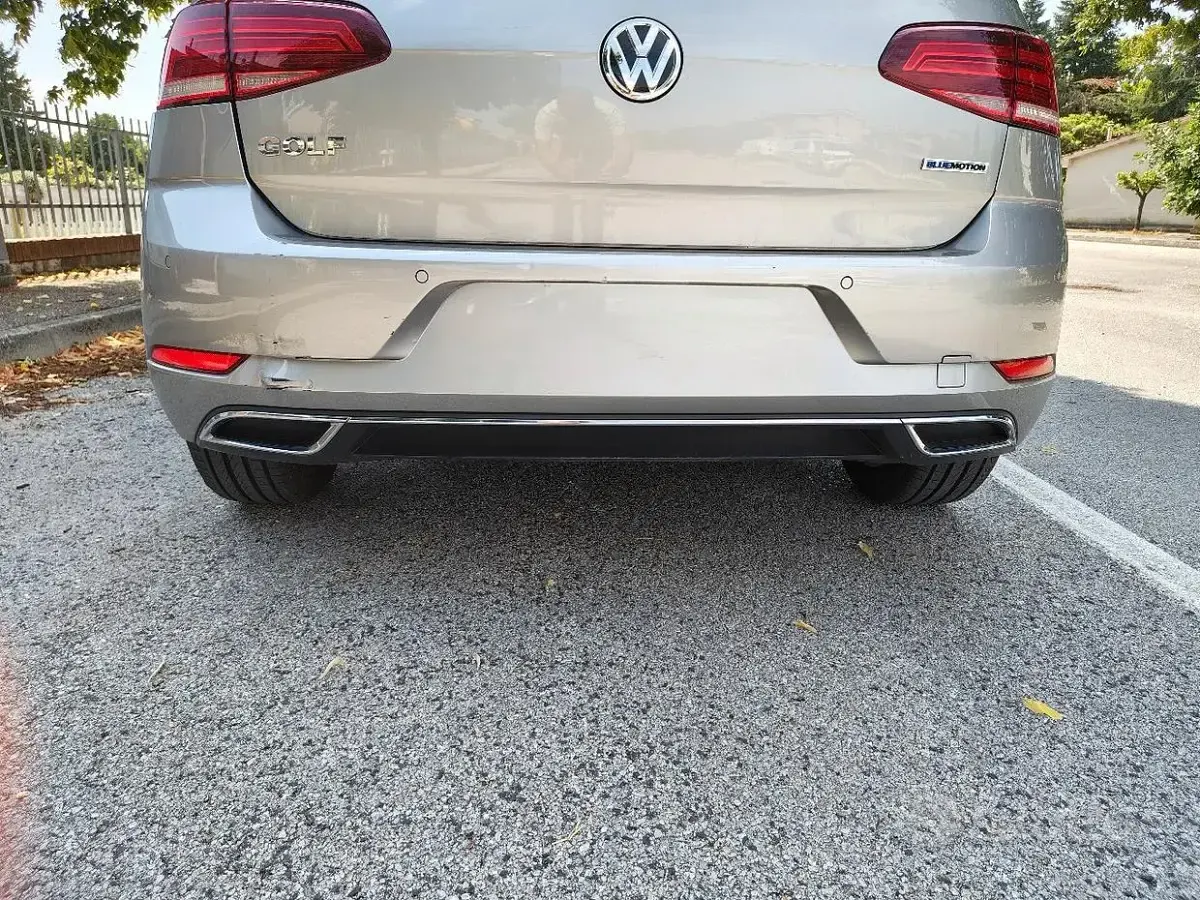 Usata VW Golf VII Highline 110 CV (80 kW) 2018 Berlina