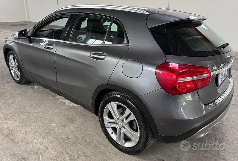 Usata Mercedes GLA200 Premium 136 CV (100 kW) 2016 Grigio SUV