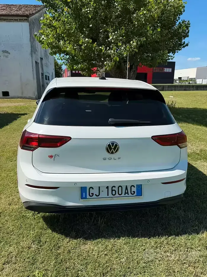 Usata VW Golf VIII Life 116 CV (85 kW) 2022 Bianco Berlina