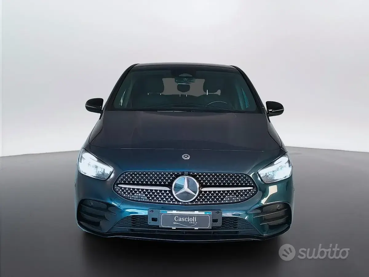 Usata Mercedes B180 AMG 116 CV (85 kW) 2024 Blu Utilitaria