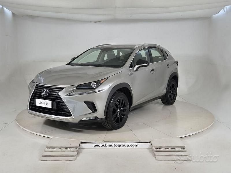 Usata Lexus NX300h Luxury Line 197 CV (144 kW) 2020 Grigio SUV