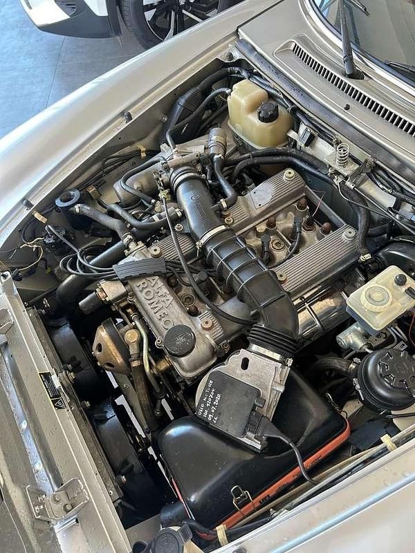 Usata Alfa Romeo Spider 122 CV (89 kW) 1993 Grigio Cabrio