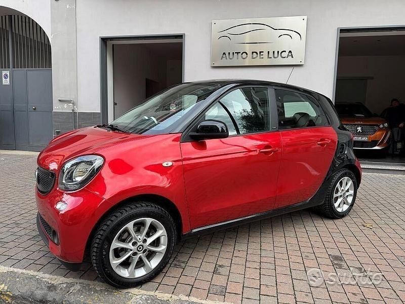 Usata Smart ForFour Prime 90 CV (66 kW) 2017 Rosso Utilitaria