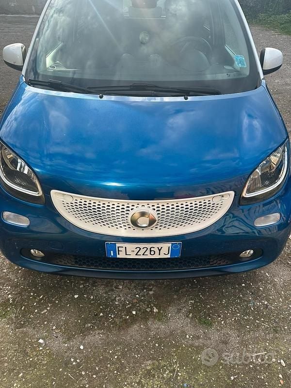 Usata Smart ForFour Passion 71 CV (52 kW) 2016 Blu Utilitaria