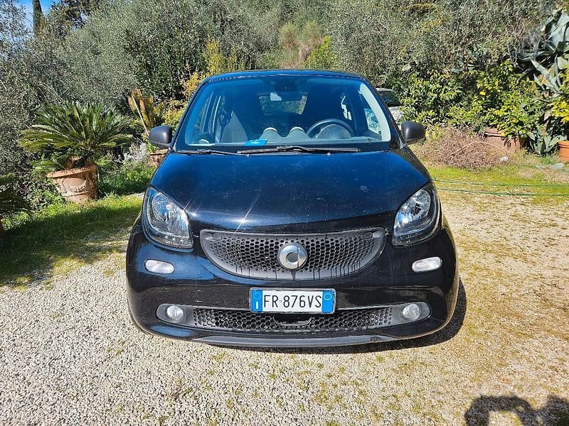 Usata Smart ForFour 70 CV (51 kW) 2018 Nero Utilitaria