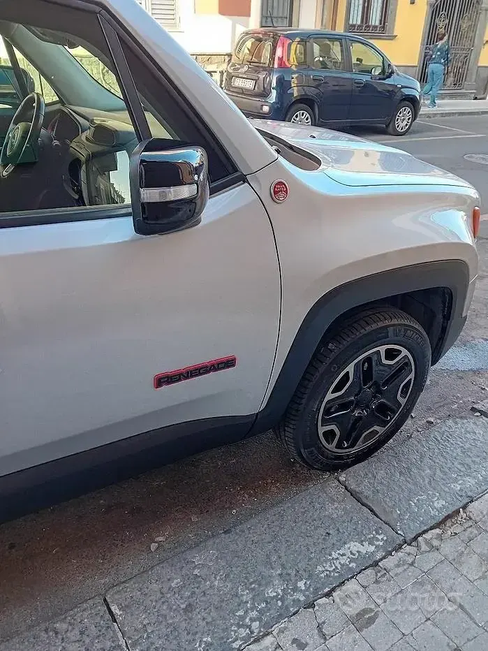 Usata Jeep Renegade Trailhawk 170 CV (125 kW) 2015 SUV