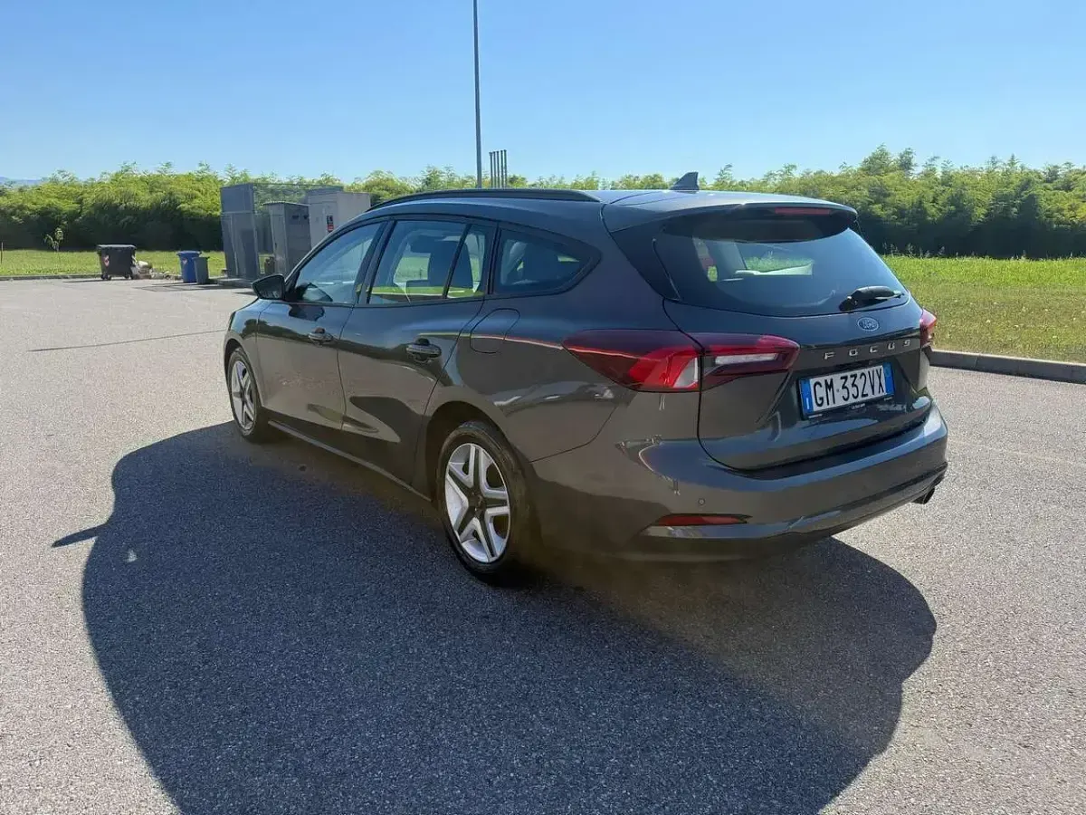 Usata Ford Focus Business Edition 120 CV (88 kW) 2023 Grigio Station wagon