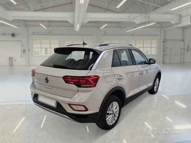 Usata VW T-Roc Life 149 CV (109 kW) 2023 Bianco SUV