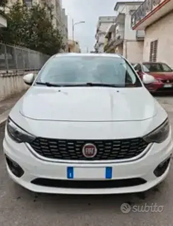 Usata Fiat Tipo 120 CV (88 kW) 2018 Bianco Berlina