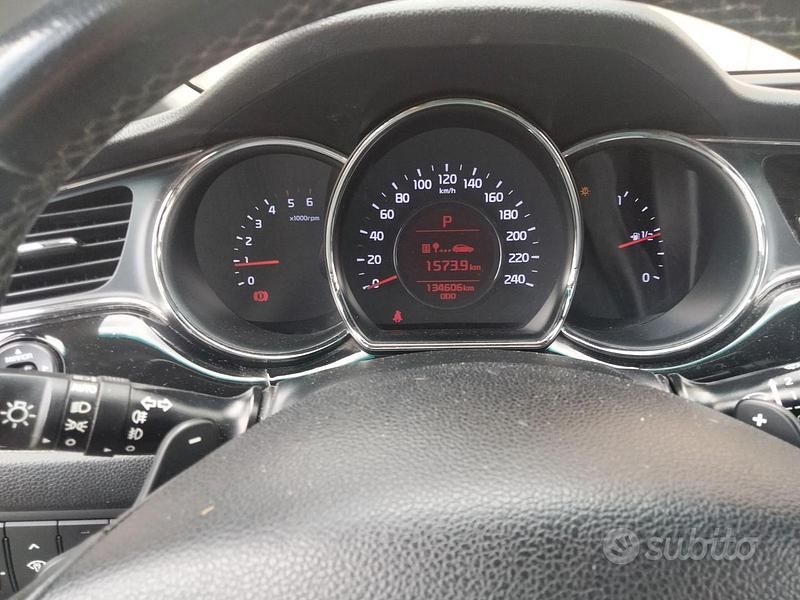 Begagnad Kia Ceed 136 HK (100 kW) 2017 Svart Halvkombi
