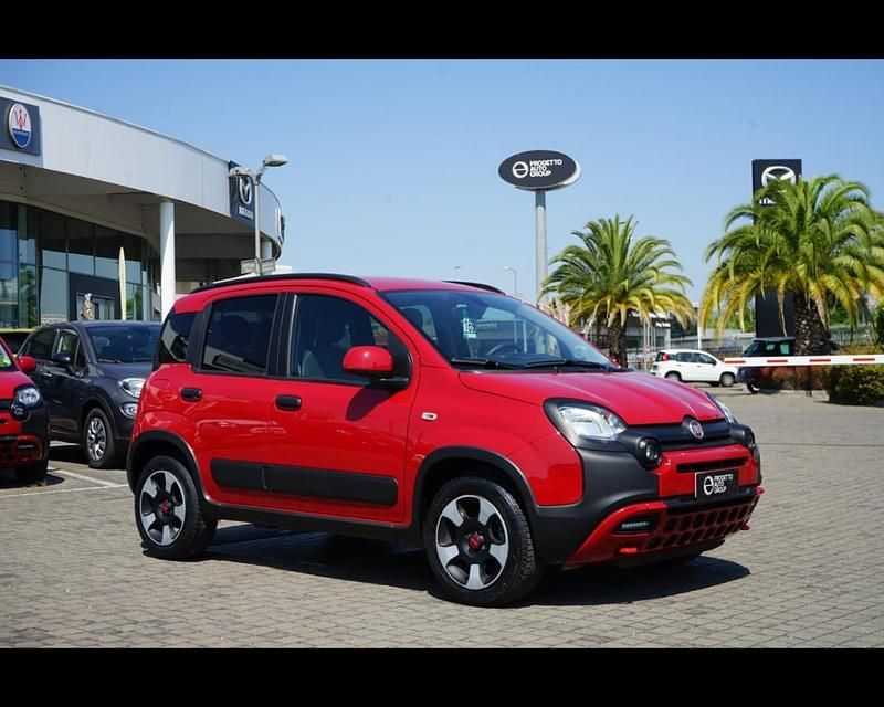 Usata Fiat Panda Cross Cross 69 CV (50 kW) 2024 Rosso Utilitaria