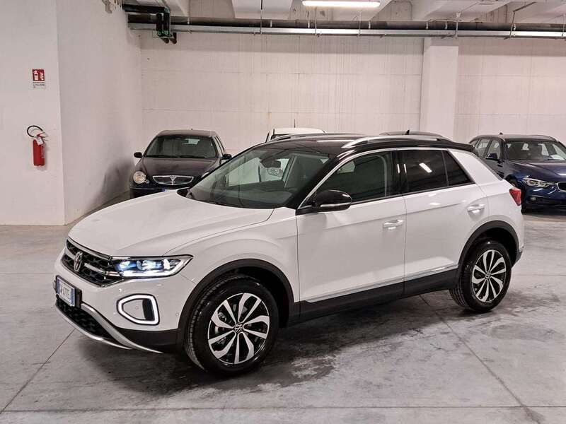 Usata VW T-Roc Style 116 CV (85 kW) 2024 Pure white pastello/tetto nero SUV
