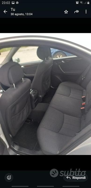 Usata Mercedes C200 122 CV (89 kW) 2007 Grigio Berlina
