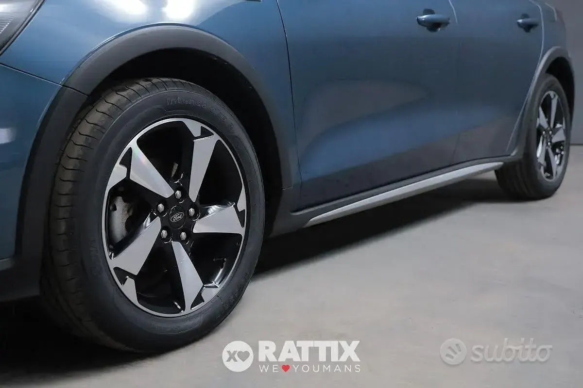 Usata Ford Focus Active 125 CV (91 kW) 2022 Blu SUV