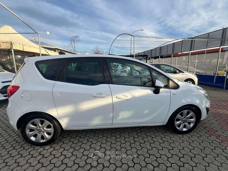 Usata Opel Meriva Cosmo 95 CV (69 kW) 2013 Bianco Monovolume