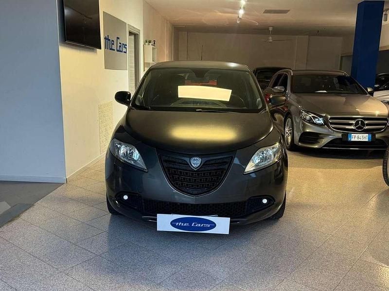 Usata Lancia Ypsilon S 69 CV (50 kW) 2015 Grigio Utilitaria