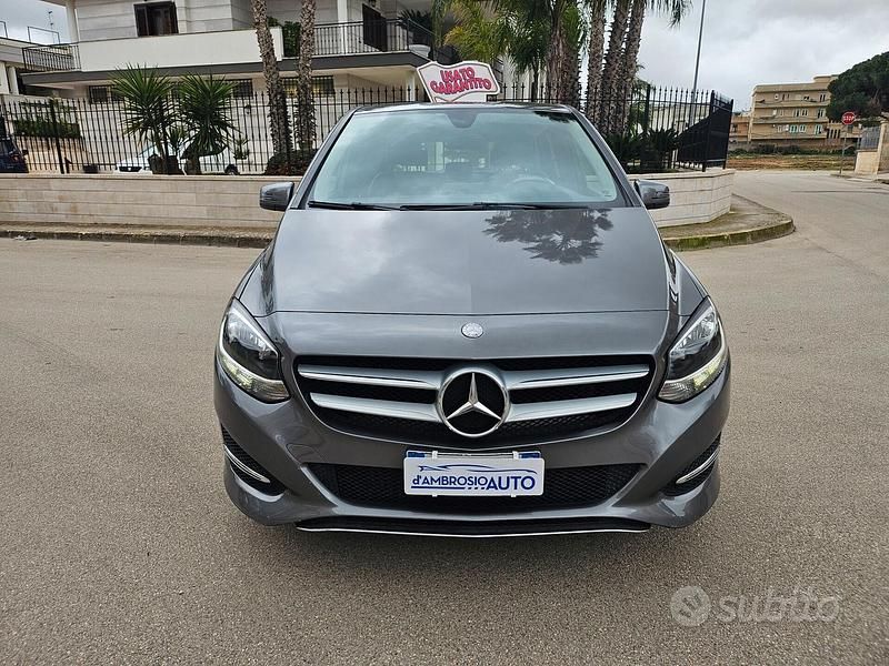Usata Mercedes B180 AMG 110 CV (80 kW) 2016 Grigio Monovolume