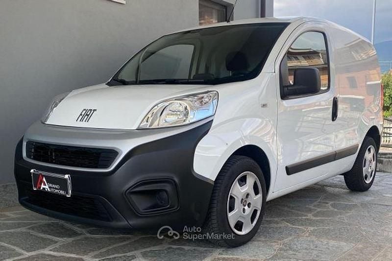 Usata Fiat Fiorino 80 CV (58 kW) 2022 Argento Monovolume