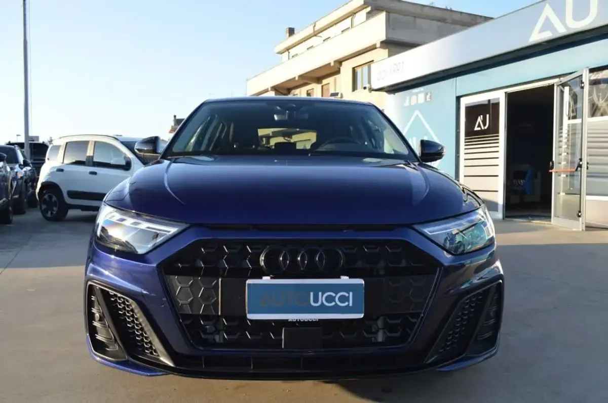 Usata Audi A1 116 CV (85 kW) 2025 Blu tetto nero SUV
