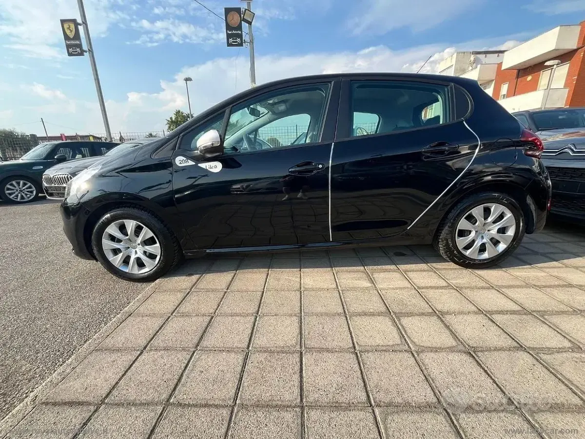Usata Peugeot 208 Active 68 CV (50 kW) 2019 Nero Utilitaria