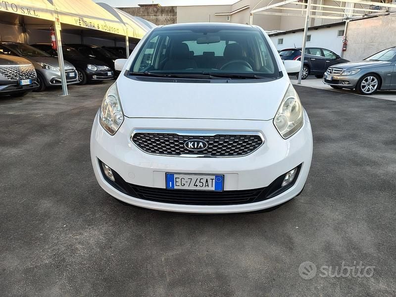 Usata Kia Venga EX 90 CV (66 kW) 2011 Bianco Utilitaria
