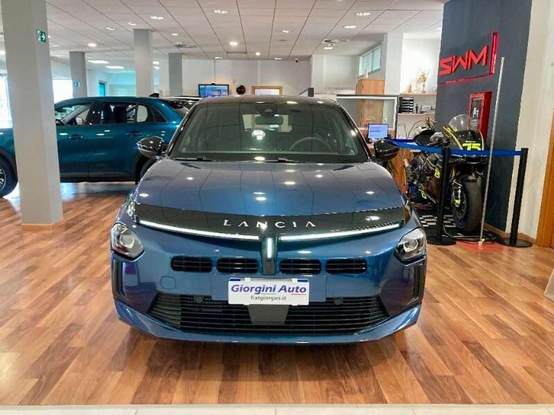 Usata Lancia Ypsilon 101 CV (74 kW) 2024 Blu/azzurro Utilitaria