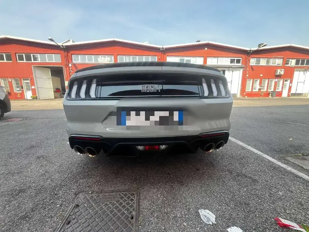 Usata Ford Mustang Fastback 460 CV (338 kW) 2021 Argento Coupé