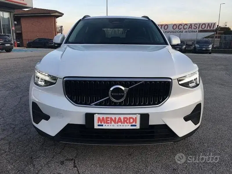 Usata Volvo XC40 163 CV (119 kW) 2025 Bianco SUV