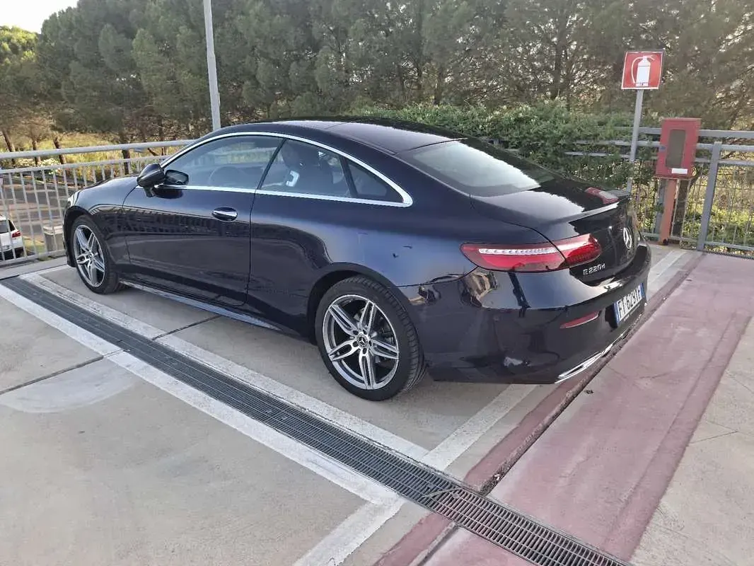 Usata Mercedes E220 Premium Plus 194 CV (142 kW) 2019 Coupé