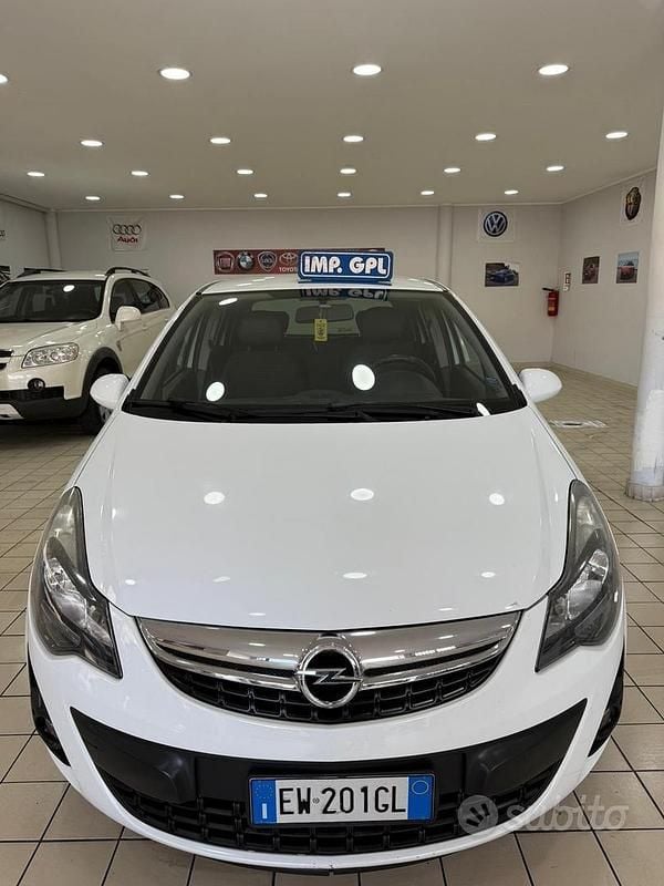 Usata Opel Corsa 86 CV (63 kW) 2014 Bianco Utilitaria