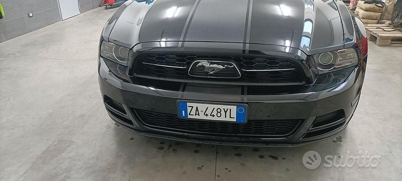 Nero Usata 2014 Ford Mustang Cabrio | 22.000 € - Immagine 1/4