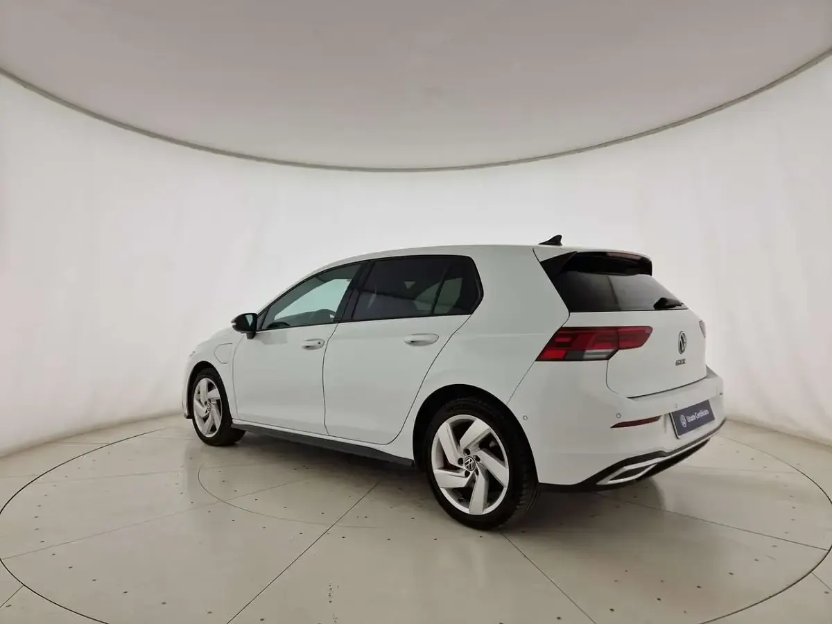Usata VW Golf VIII GTE 245 CV (180 kW) 2020 0q pure white Berlina