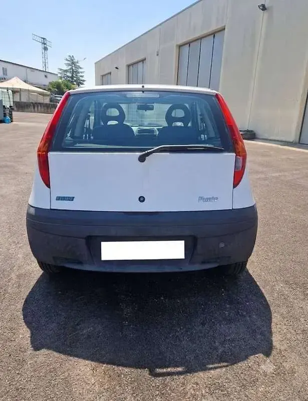 Usata Fiat Punto 60 CV (44 kW) 2000 Bianco Utilitaria