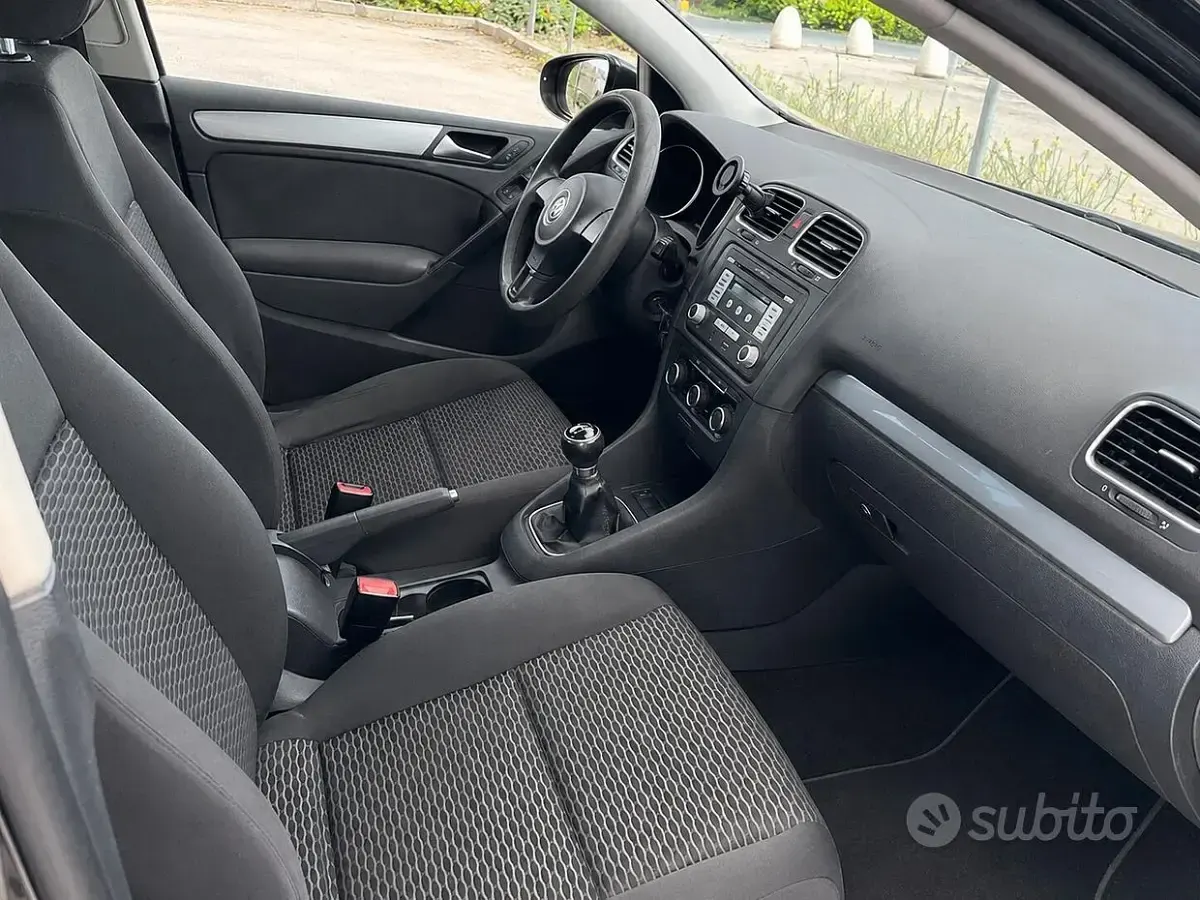 Usado VW Golf VII Business 122 CV (89 kW) 2012 Gris Berlina