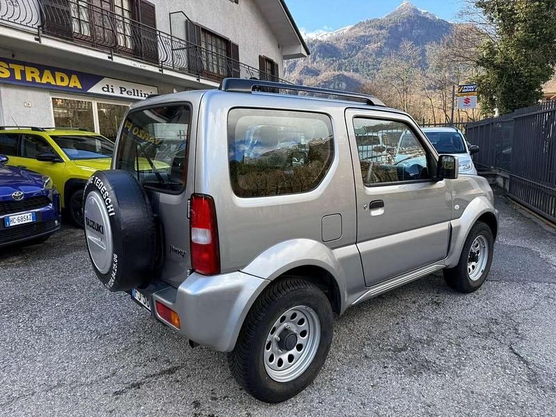 Usata Suzuki Jimny 86 CV (63 kW) 2017 Argento SUV