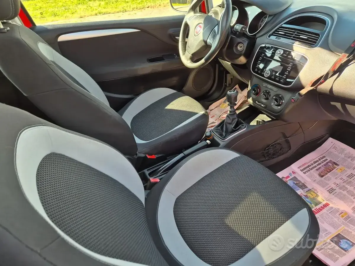Usata Fiat Punto 84 CV (61 kW) 2013 Rosso Utilitaria